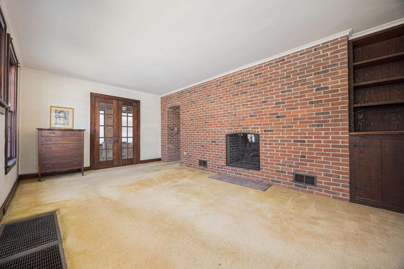 2619 Bexley Park Road Columbus, OH 43209 - Photo 5 of 39 Living Room