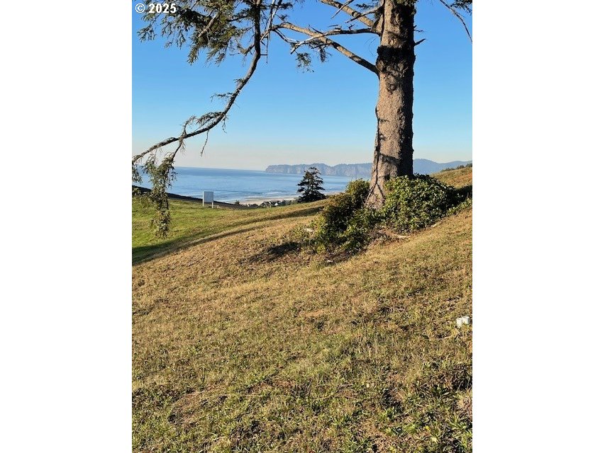 6405 SouthView Loop, Unit 45 Cloverdale, OR 97112 - Photo 2 of 8 a picture of a bathroom with a shower