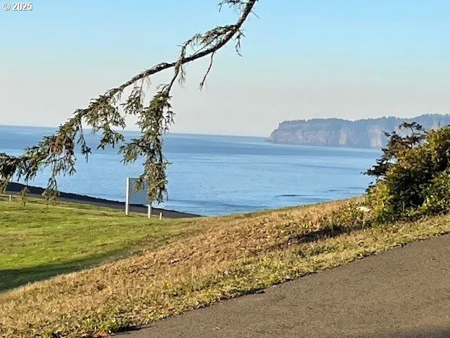 $139,000 | 6405 SouthView Loop, Unit 45, Cloverdale, OR 97112