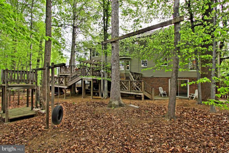 7420 Brian Run Court Springfield, VA 22153 - Photo 13 of 30 Exterior (Rear)