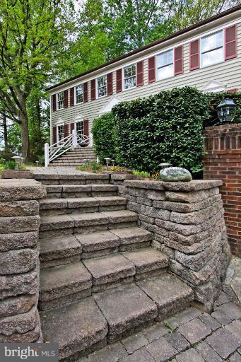 7420 Brian Run Court Springfield, VA 22153 - Photo 14 of 30 Exterior (Front)