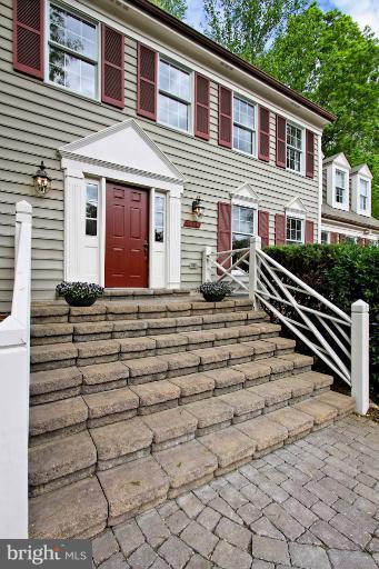 7420 Brian Run Court Springfield, VA 22153 - Photo 22 of 30 Exterior (Front)
