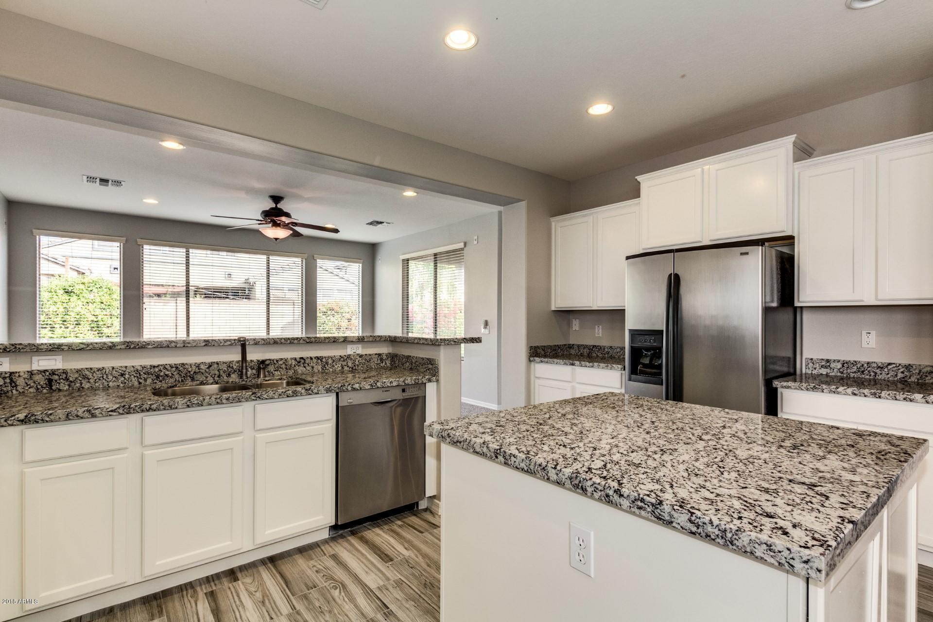 15264 West Redfield Road Surprise, AZ 85379 - Photo 10 of 28 0014-Redfield (14)