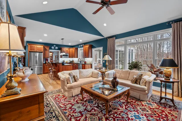 $678,500 | 18 Daniel Circle, Unit 18, Suffield, CT 06078