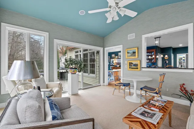 $678,500 | 18 Daniel Circle, Unit 18, Suffield, CT 06078