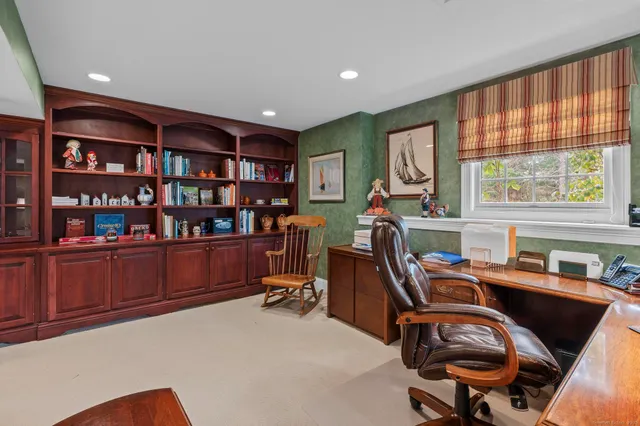 $678,500 | 18 Daniel Circle, Unit 18, Suffield, CT 06078