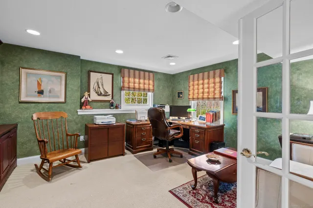 $678,500 | 18 Daniel Circle, Unit 18, Suffield, CT 06078