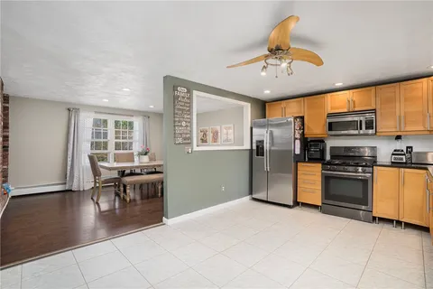 $579,900 | 44 Quaker Drive, West Warwick, RI 02893