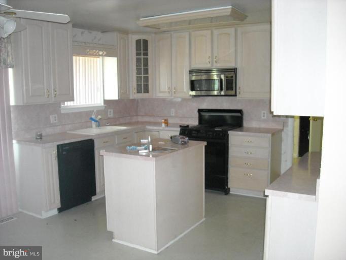 9700 Eustice Road Randallstown, MD 21133 - Photo 4 of 6 Kitchen