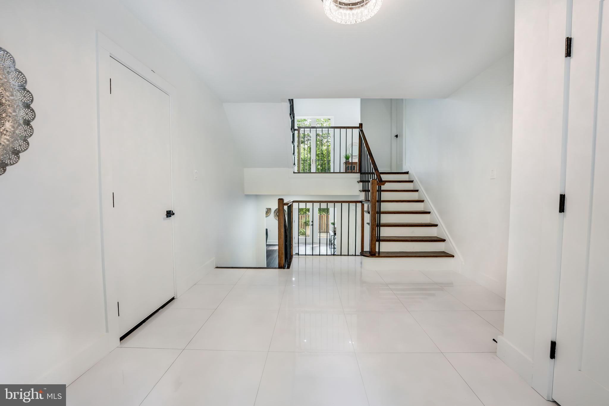 5708 Cricket Place McLean, VA 22101 - Photo 4 of 49