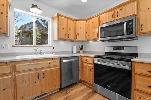 $679,000 | 43888 Yosemite Drive, Big Bear Lake, CA 92315