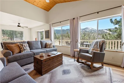 $679,000 | 43888 Yosemite Drive, Big Bear Lake, CA 92315