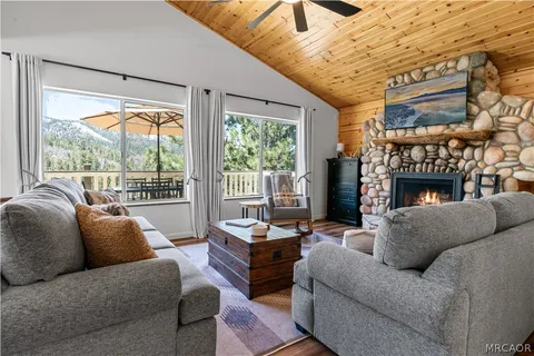 $679,000 | 43888 Yosemite Drive, Big Bear Lake, CA 92315