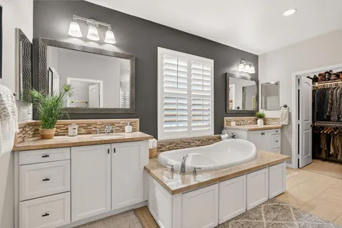 $2,349,000 | 15864 Via Montenero, San Diego, CA 92127