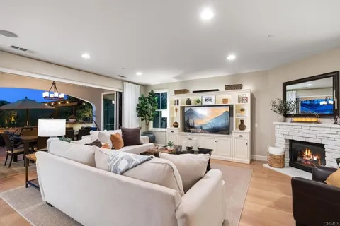 $2,349,000 | 15864 Via Montenero, San Diego, CA 92127