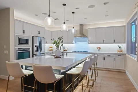 $2,349,000 | 15864 Via Montenero, San Diego, CA 92127