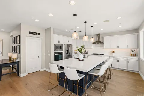$2,349,000 | 15864 Via Montenero, San Diego, CA 92127