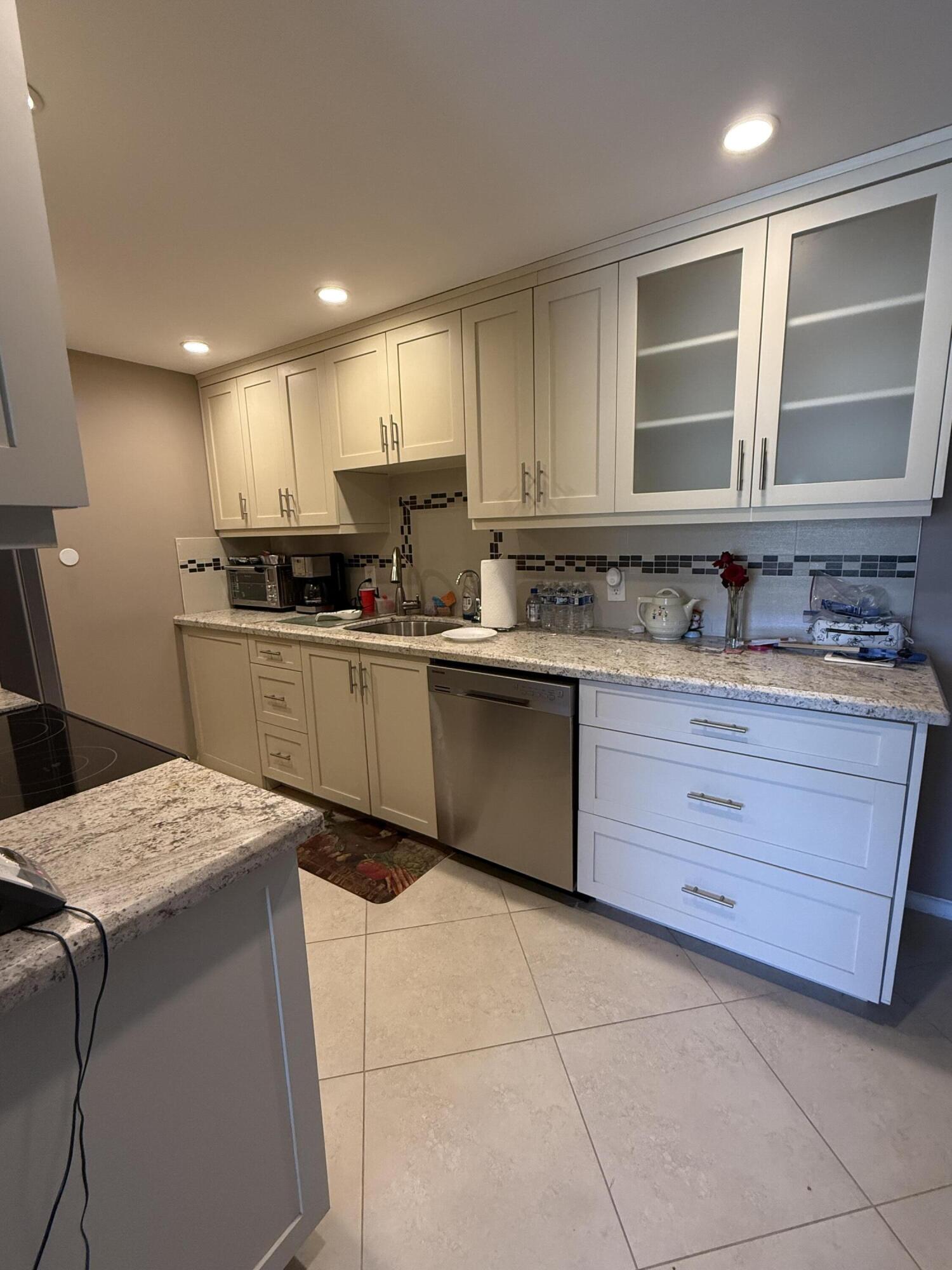 1008 Wolverton East Boca Raton, FL 33434 - Photo 4 of 17 1008 004