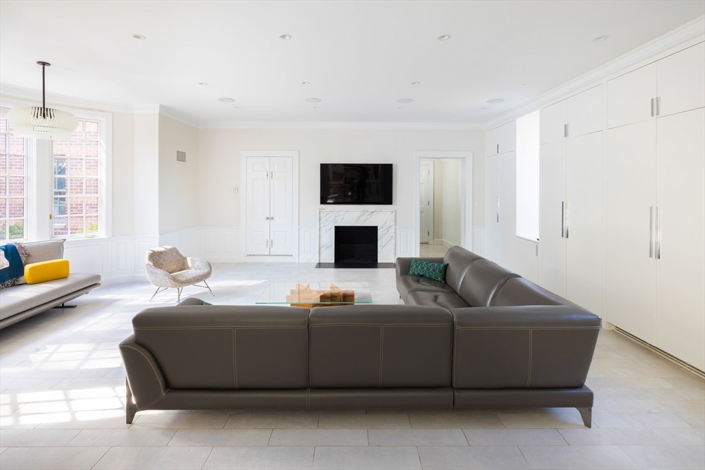 40 Singletree Road Brookline, MA 02467 - Photo 5 of 23