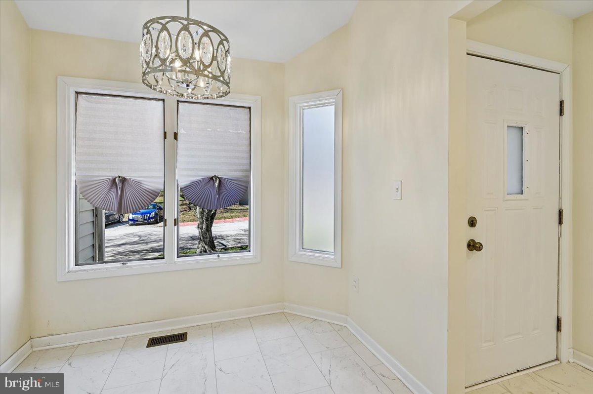 5097 Columbia Road, Unit 16 18 Columbia, MD 21044 - Photo 11 of 65 Designer Chandelier