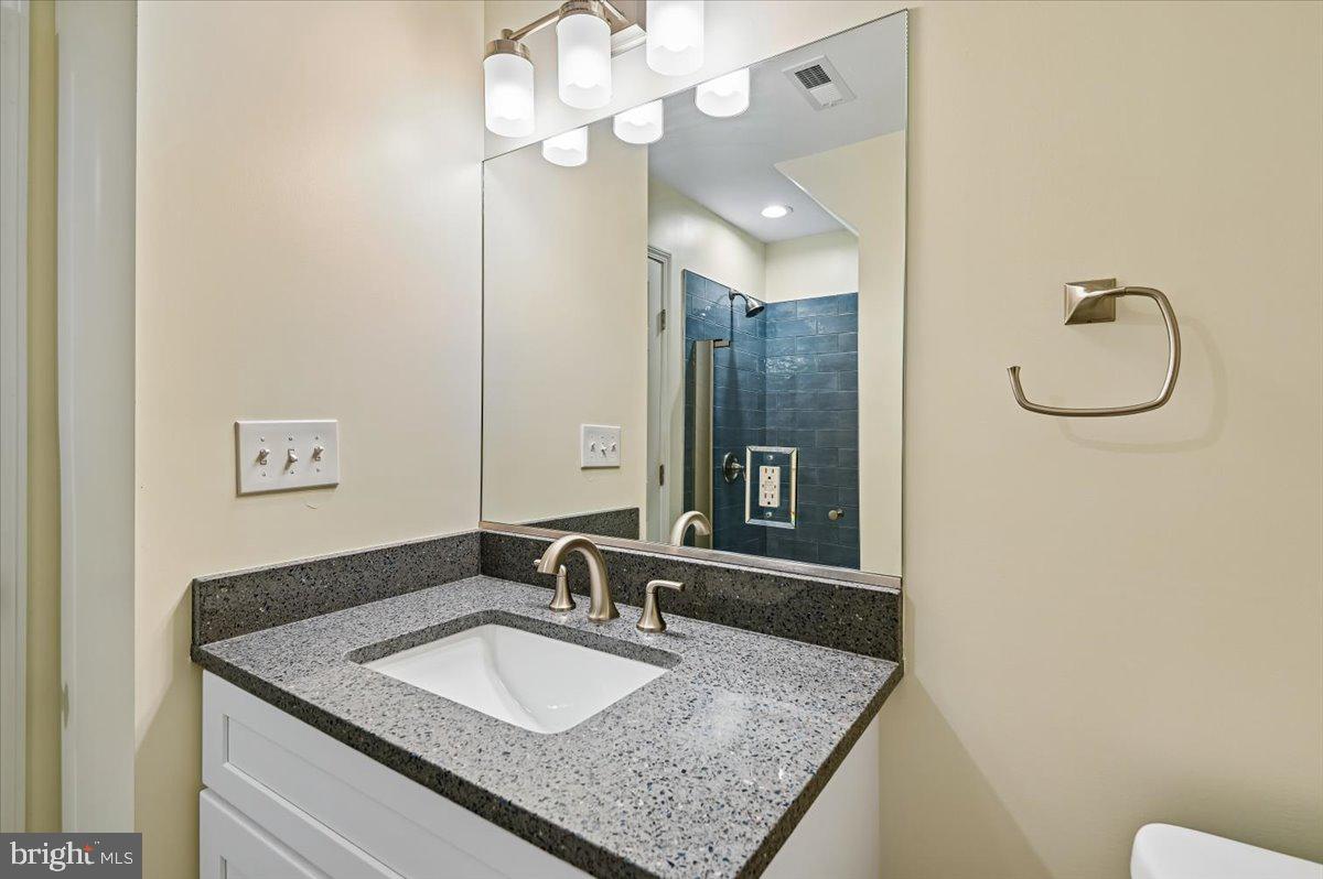 5097 Columbia Road, Unit 16 18 Columbia, MD 21044 - Photo 40 of 65 3rd Full Glass enclosed shower bath