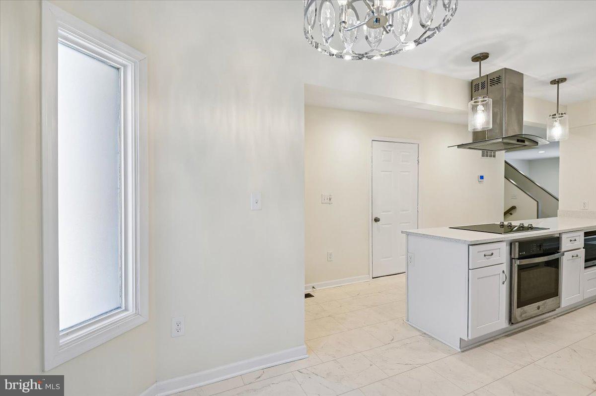 5097 Columbia Road, Unit 16 18 Columbia, MD 21044 - Photo 10 of 65 Table space with Bay Window