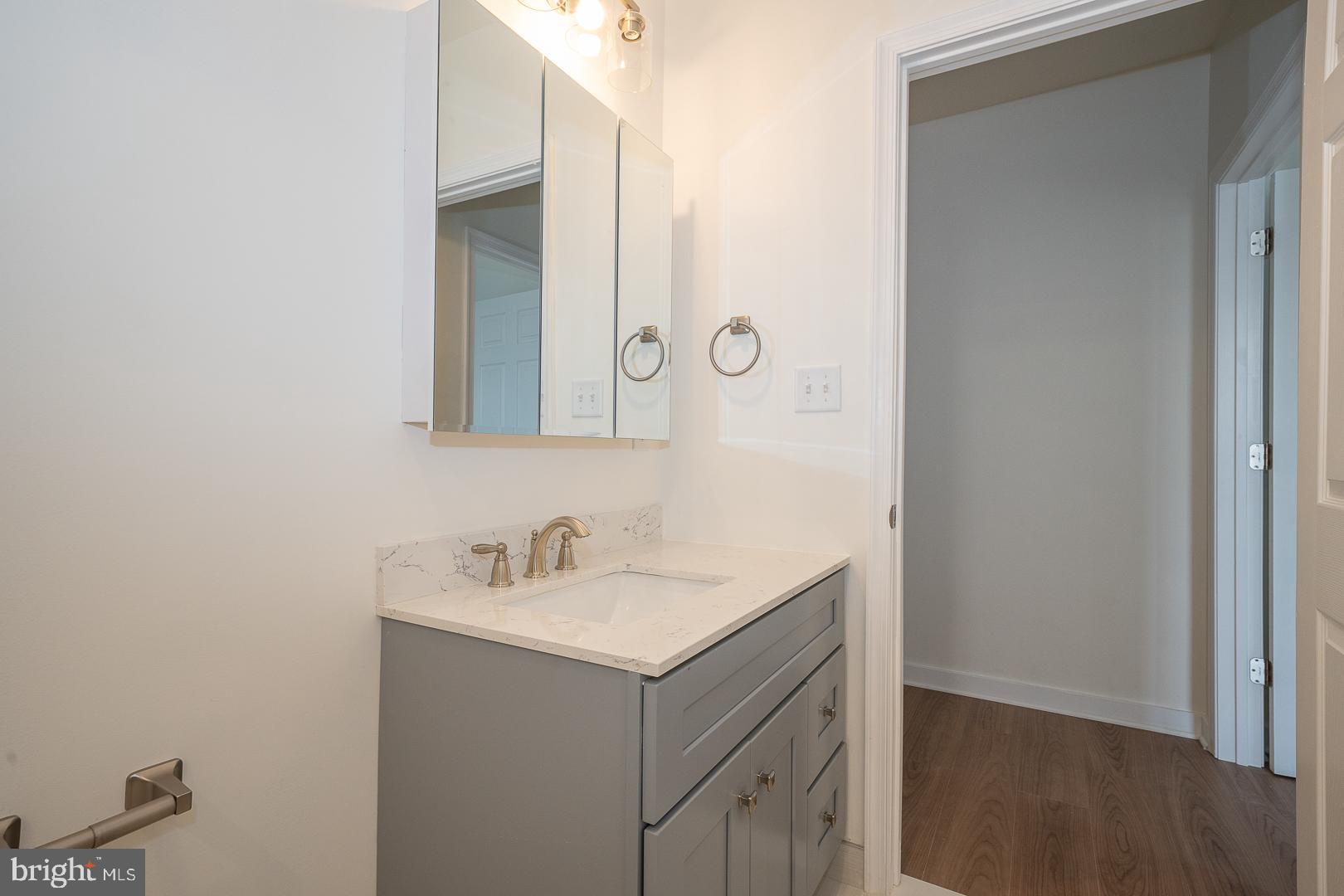 42 North Waterloo Road, Unit 38 Devon, PA 19333 - Photo 24 of 31 Full bath in hallway