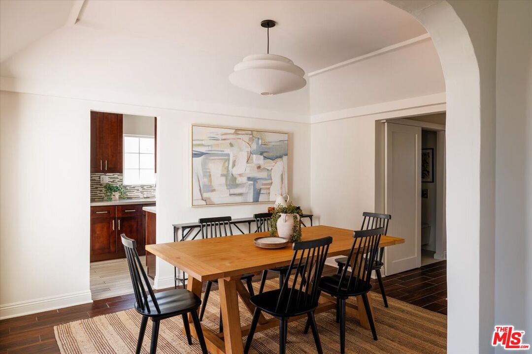 2207 Alsace Avenue Los Angeles, CA 90016 - Photo 11 of 36