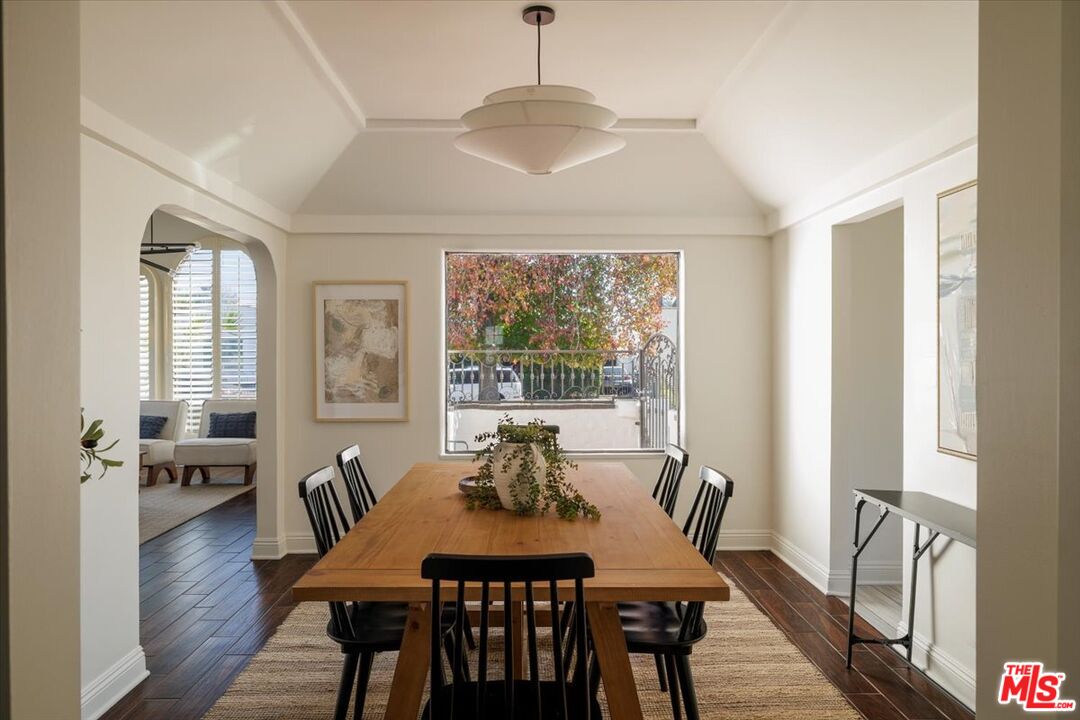 2207 Alsace Avenue Los Angeles, CA 90016 - Photo 12 of 36