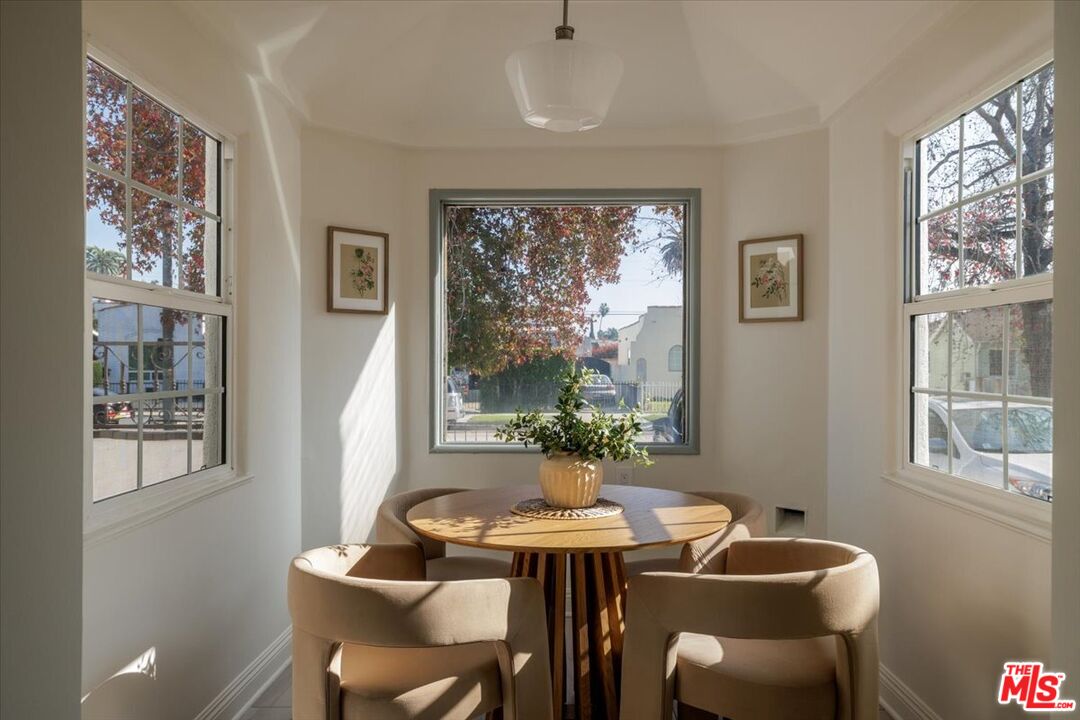 2207 Alsace Avenue Los Angeles, CA 90016 - Photo 14 of 36