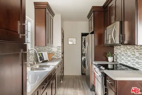 $1,149,000 | 2207 Alsace Avenue, Los Angeles, CA 90016