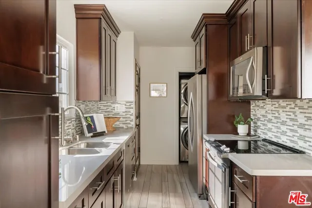 $1,149,000 | 2207 Alsace Avenue, Los Angeles, CA 90016