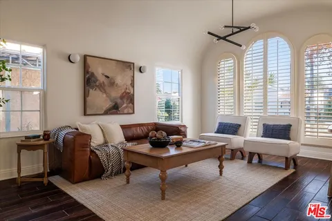 $1,149,000 | 2207 Alsace Avenue, Los Angeles, CA 90016