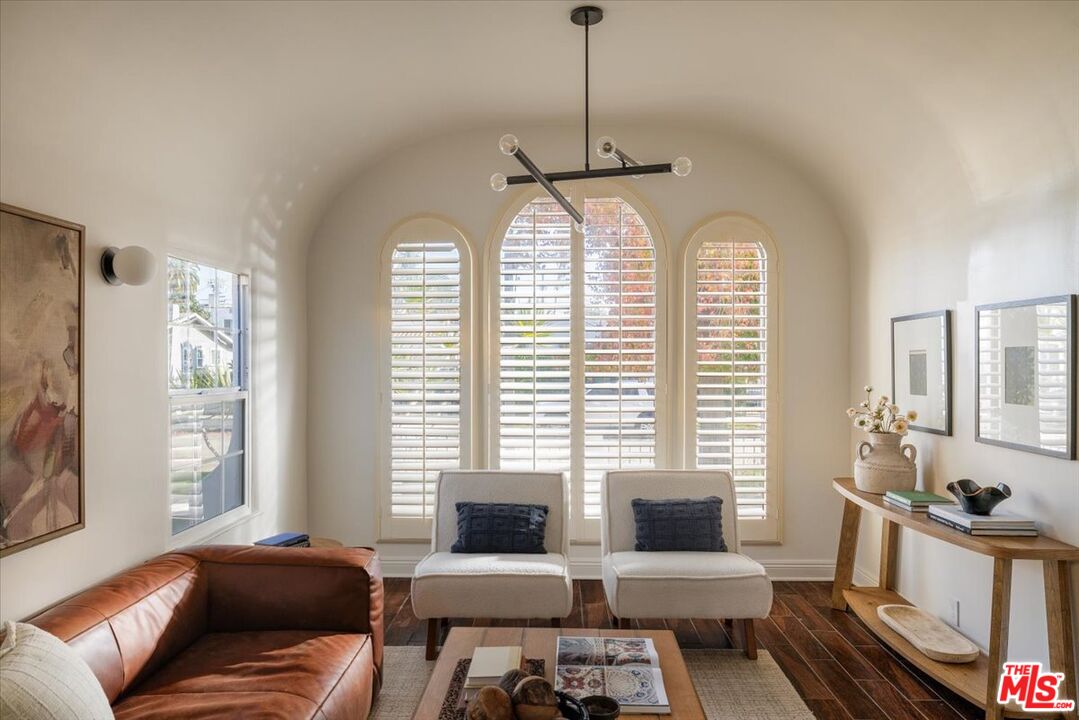 2207 Alsace Avenue Los Angeles, CA 90016 - Photo 6 of 36