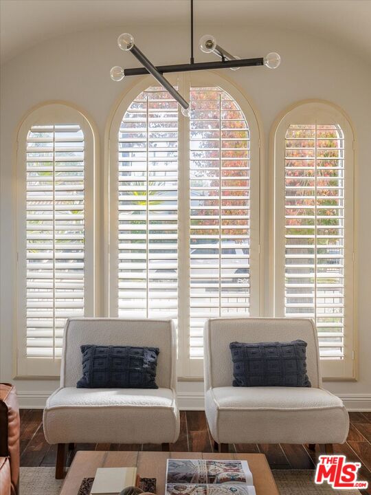 2207 Alsace Avenue Los Angeles, CA 90016 - Photo 7 of 36