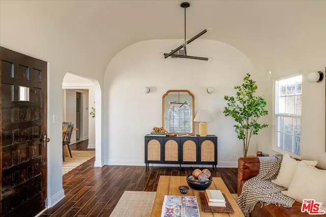 $1,149,000 | 2207 Alsace Avenue, Los Angeles, CA 90016