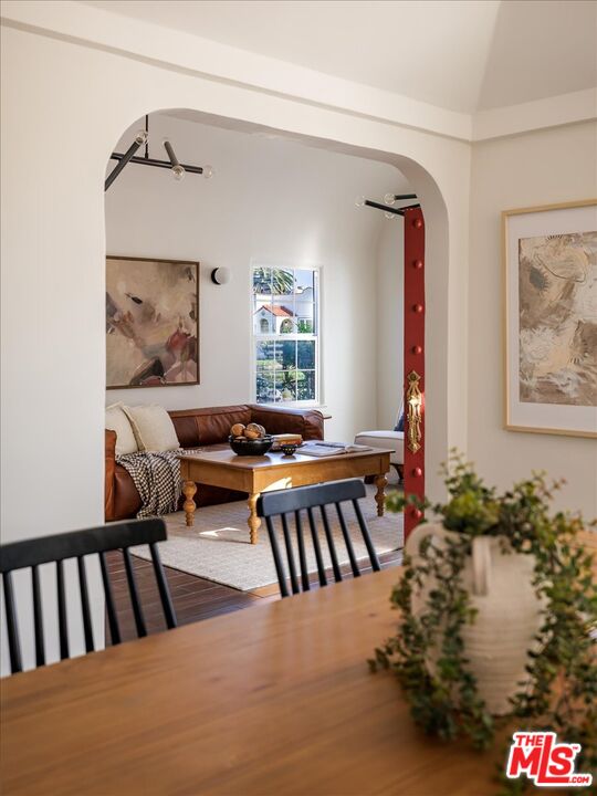 2207 Alsace Avenue Los Angeles, CA 90016 - Photo 10 of 36