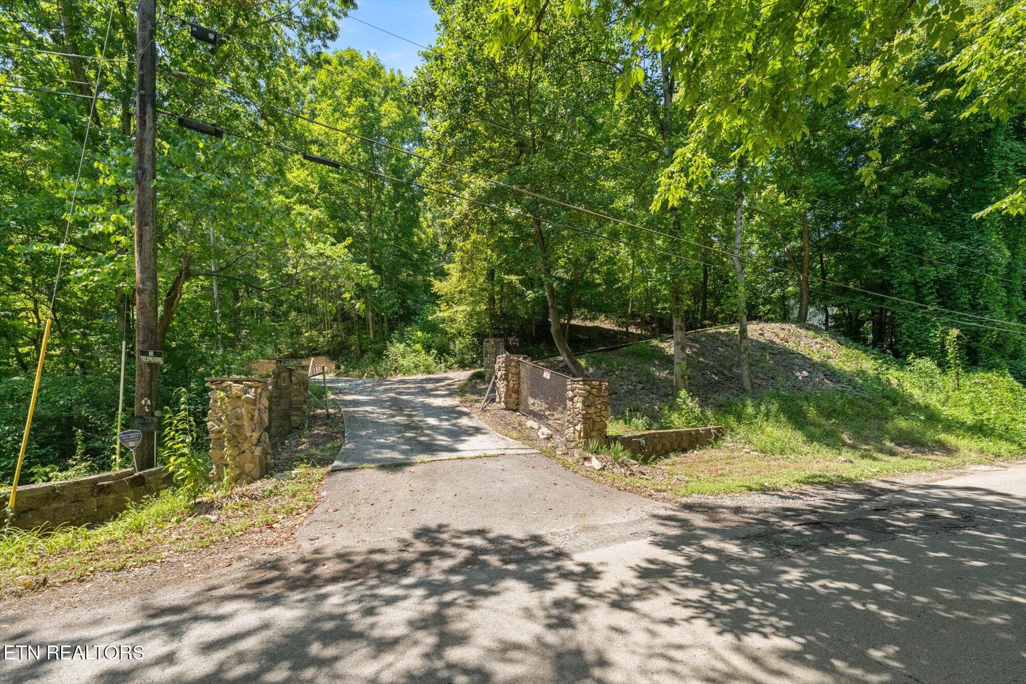 7801 Rollen Road Knoxville, TN 37920 - Photo 32 of 36 32-7801-Rollen-Rd-Knoxville-TN-32