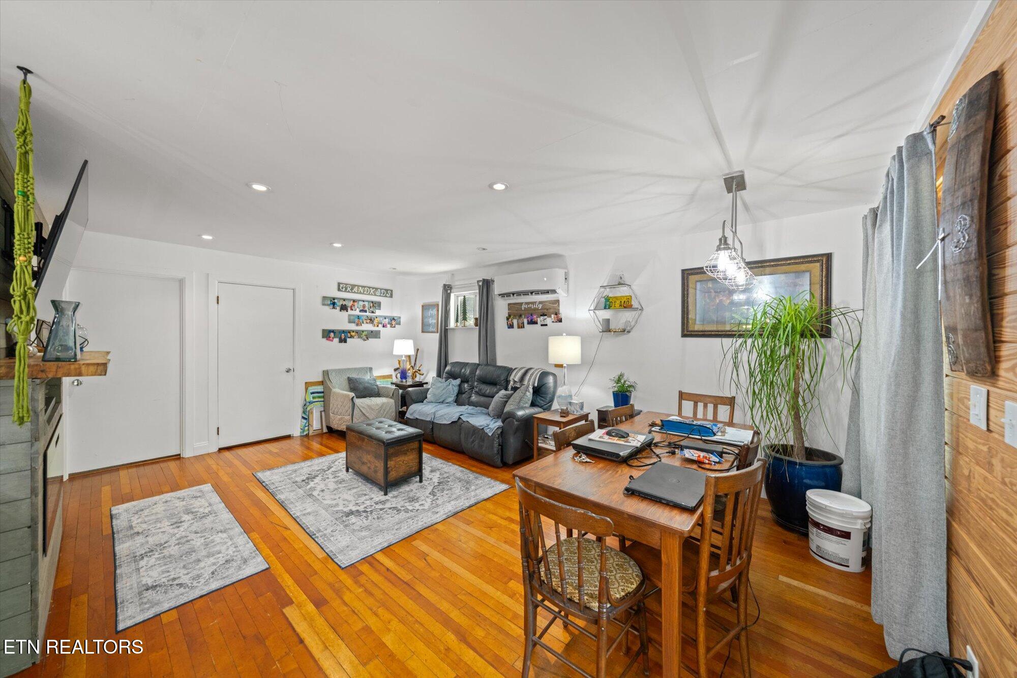 7801 Rollen Road Knoxville, TN 37920 - Photo 5 of 36 04-7801-Rollen-Rd-Knoxville-TN-4