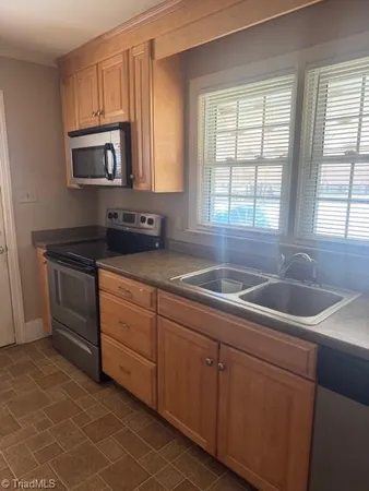 $200,000 | 3146 Pleasant Ridge Road, Summerfield, NC 27358