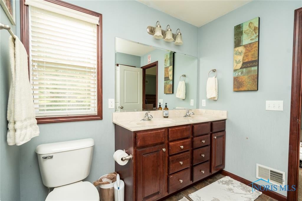 2123 Oakside Road Toledo, OH 43615 - Photo 13 of 17 Gallery Image 13