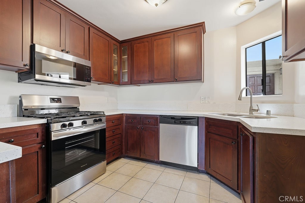 1000 East Windsor Road, Unit 9 Glendale, CA 91205 - Photo 5 of 19