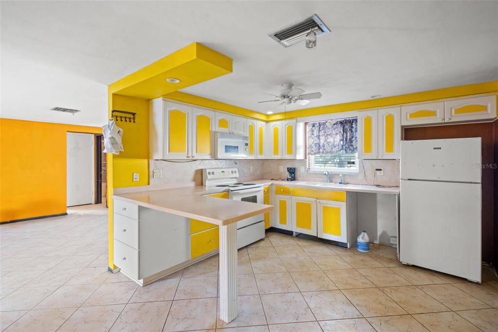 11200 Tamarix Avenue Port Richey, FL 34668 - Photo 9 of 31