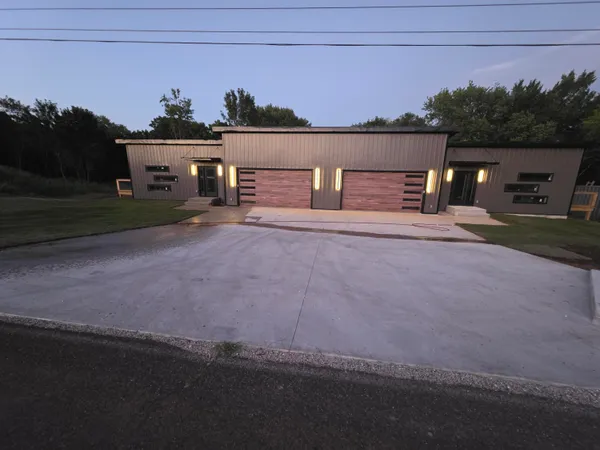 $489,000 | 1535-1541 North Eisenhower Street, Monett, MO 65708