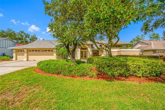 $831,500 | 17909 Clear Lake Drive, Lutz, FL 33548