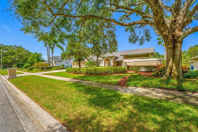 $830,000 | 17909 Clear Lake Drive, Lutz, FL 33548