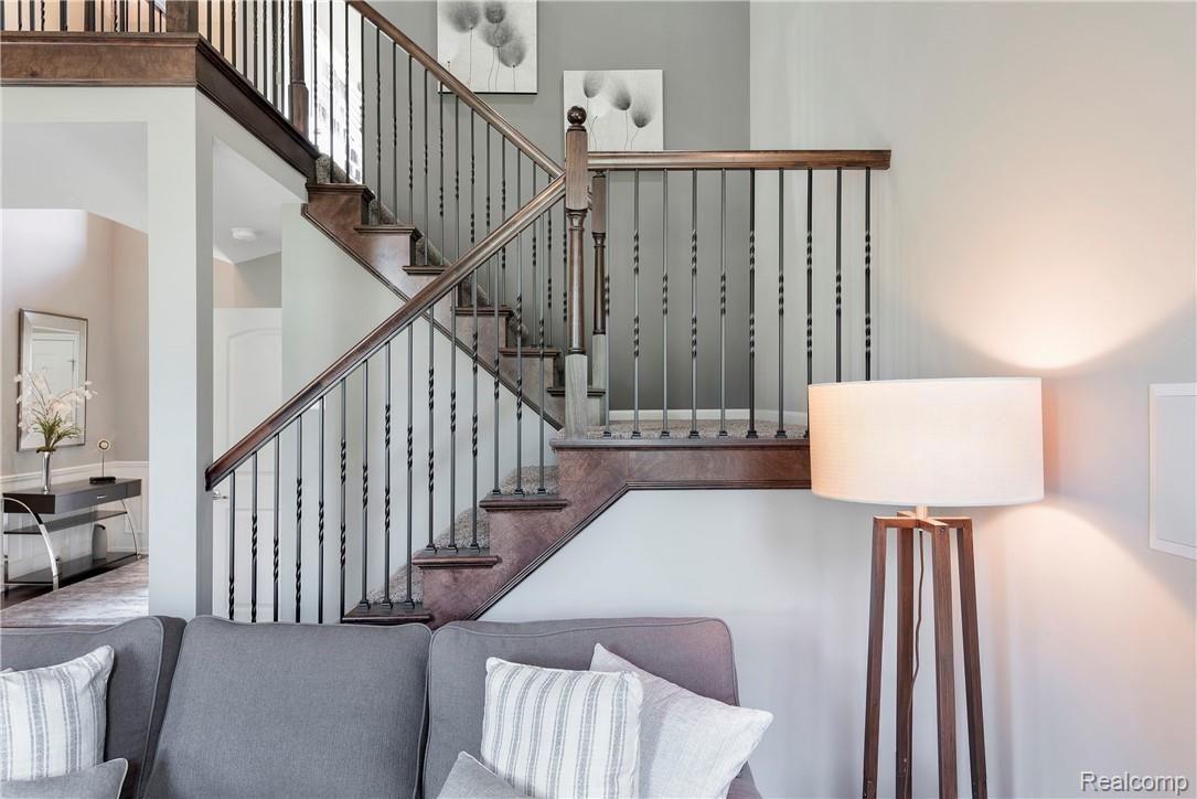 13635 Stamford Road Belleville, MI 48111 - Photo 23 of 40 Open Rail Staircase