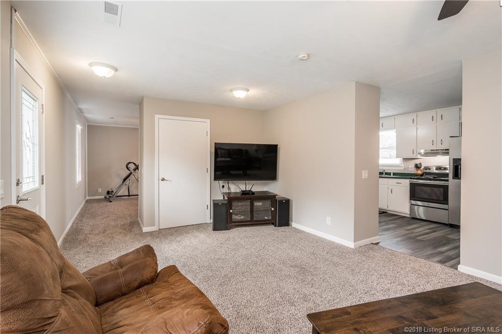 8060 South Voyles Road Pekin, IN 47165 - Photo 5 of 33 Gallery Image 5