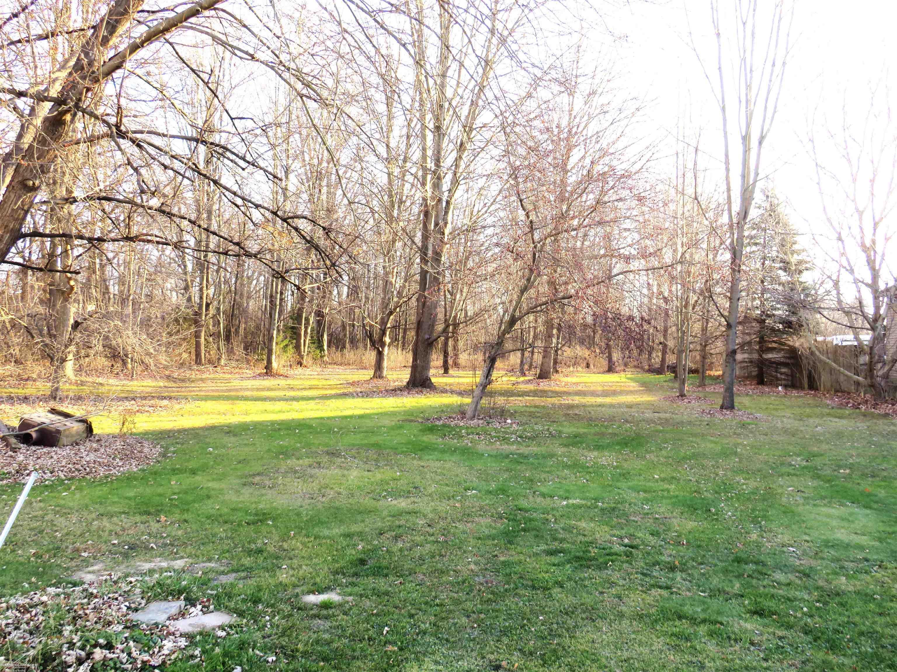 45764 Fairchild Road Macomb, MI 48042 - Photo 4 of 16 50129537-d90c52b5-6fd0-40ed-ab09-6f7bcb718b5d.JPG