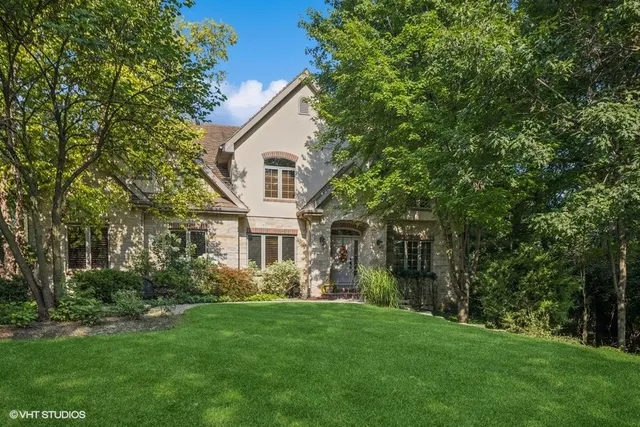 $975,000 | 9032 Wolf Road, Willow Springs, IL 60527